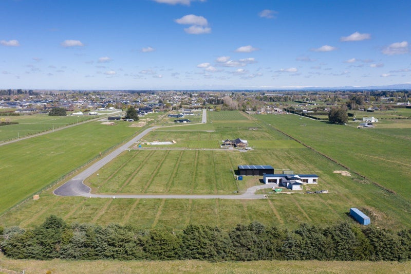 31 Meadowlands Green, Allenton, Ashburton - Carousel 1