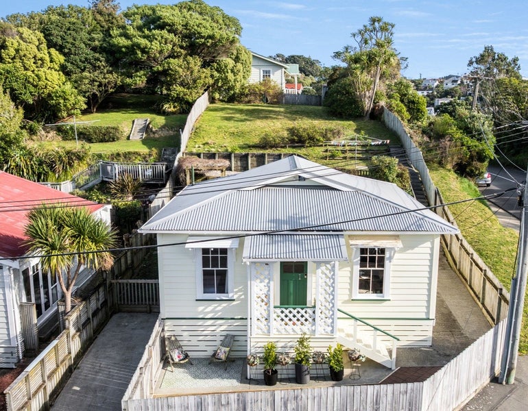 13 Bombay Street, Ngaio, Wellington - Carousel 2