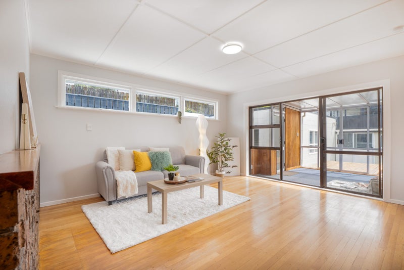 31 Beazley Avenue, Paparangi, Wellington - Carousel 2