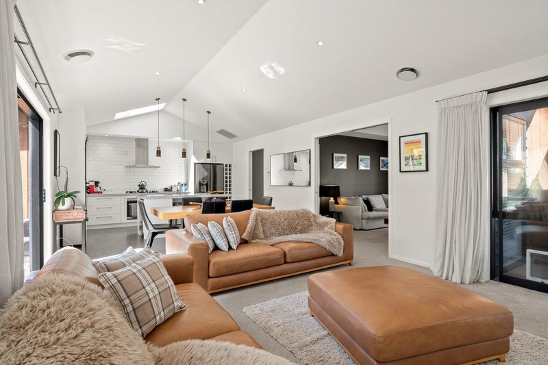 3 Brodie Avenue, Arrowtown, Arrowtown - Carousel 2