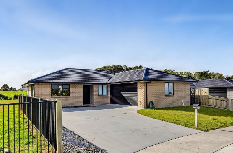 1 Macbeth Street, Stratford - Carousel 1