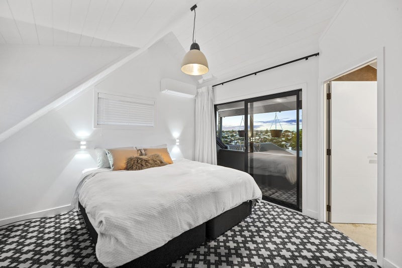 9 Quebec Road, Milford, Auckland - Carousel 50