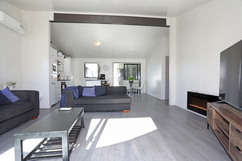 17A Monckton Street, Feilding, Feilding - Carousel 1