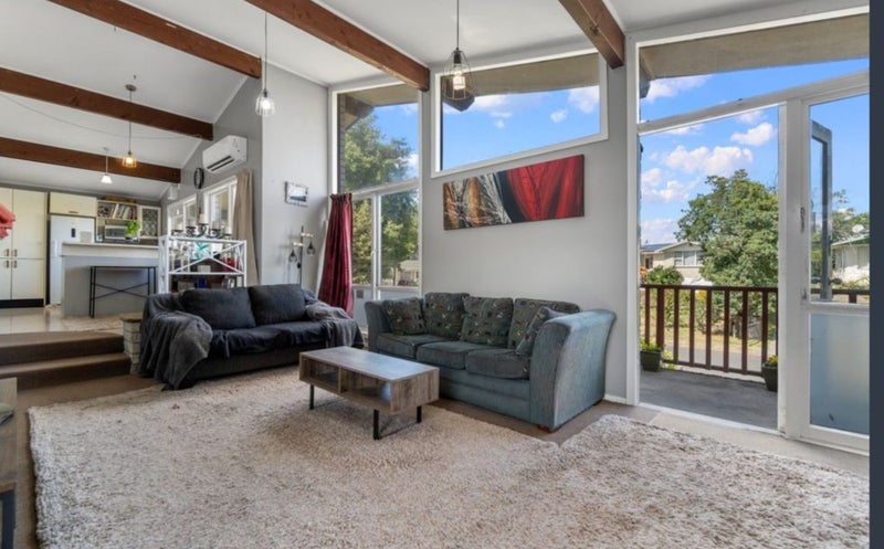 5 Joanna Place, Deanwell, Hamilton - Carousel 3