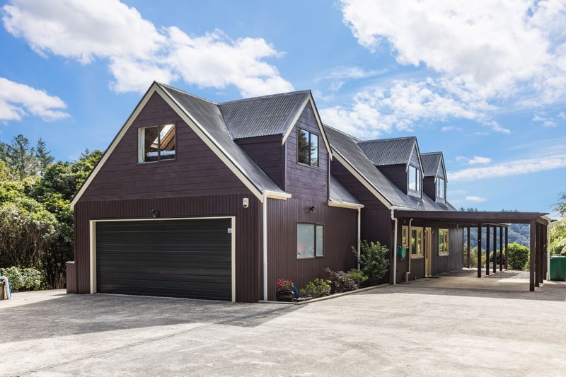 13 Sierra Way, Blue Mountains, Upper Hutt, Wellington - Carousel 1