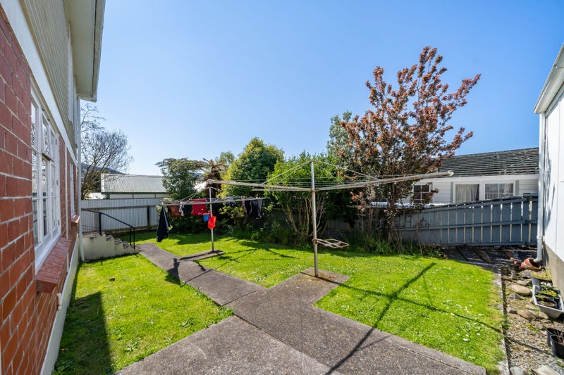 2 Argyle Grove, Trentham, Upper Hutt - Carousel 26