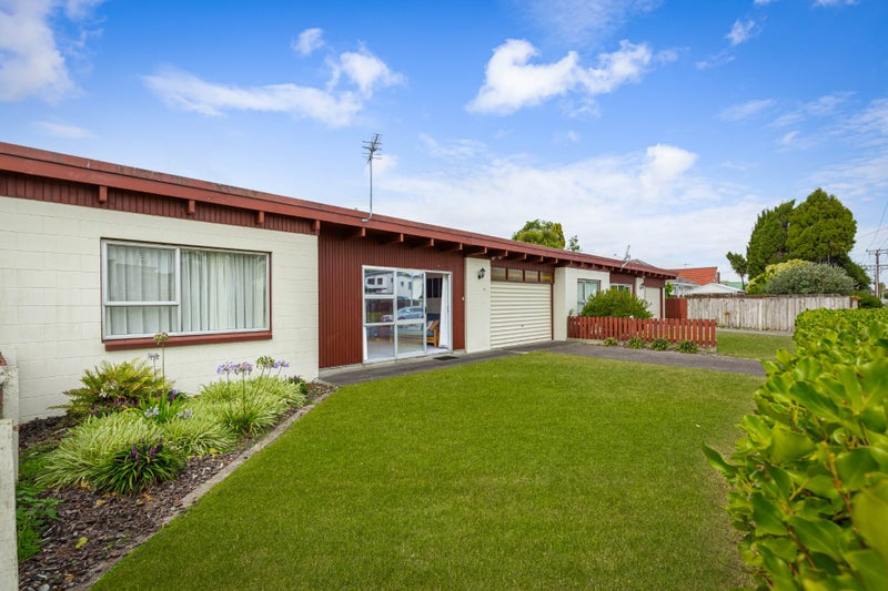 1/2 Edwards Avenue, Henderson, Auckland - Carousel 2