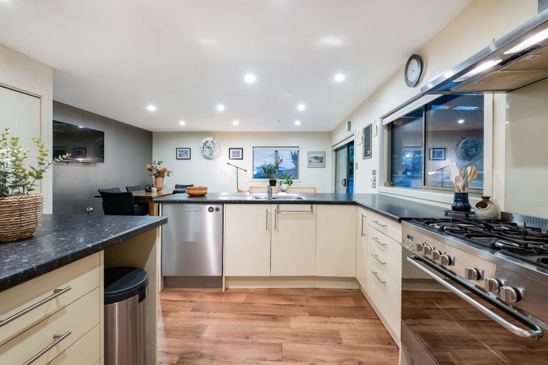 121 Te Puia Drive, Aotea, Porirua - Carousel 2