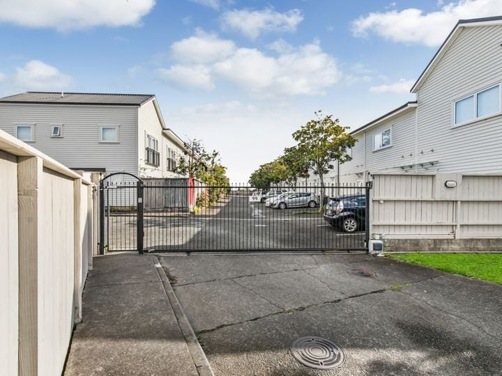 9/99 Mays Road, Te Papapa, Auckland - Carousel 13