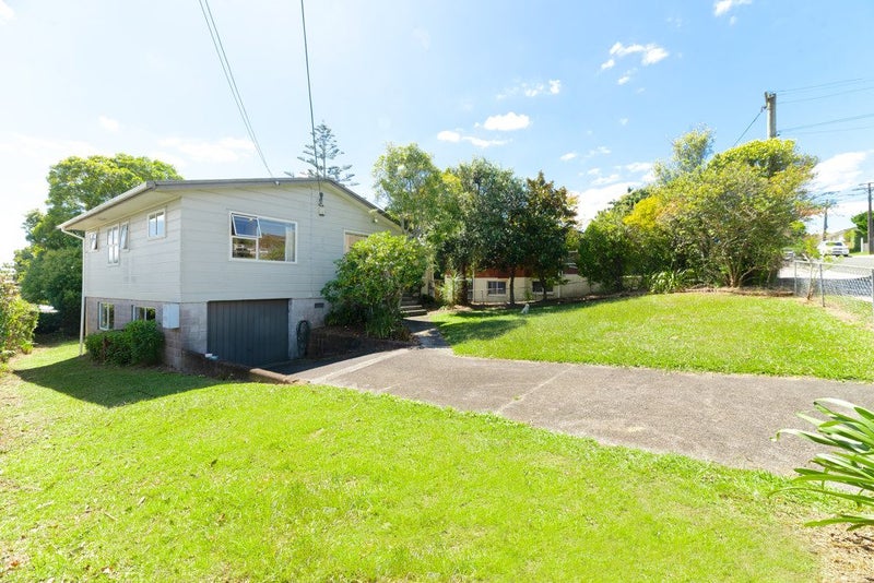 23 Sherwood Avenue, Te Atatu South, Waitakere City, Auckland - Carousel 1
