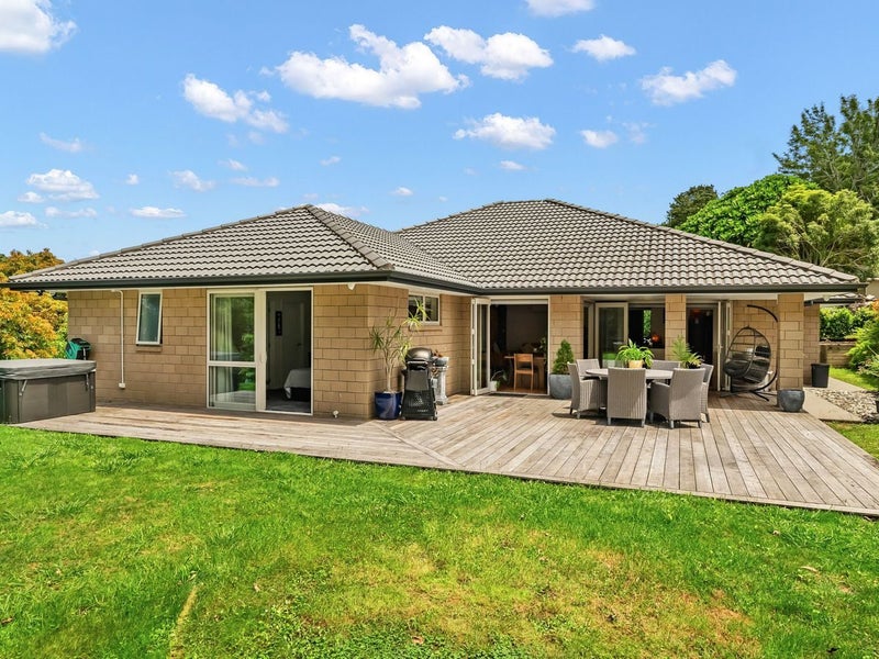 44 Brenda Gardner Way, Whangarei - Carousel 1