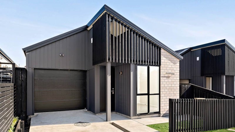 33 Paretao Street, Massey, Auckland - Carousel 1