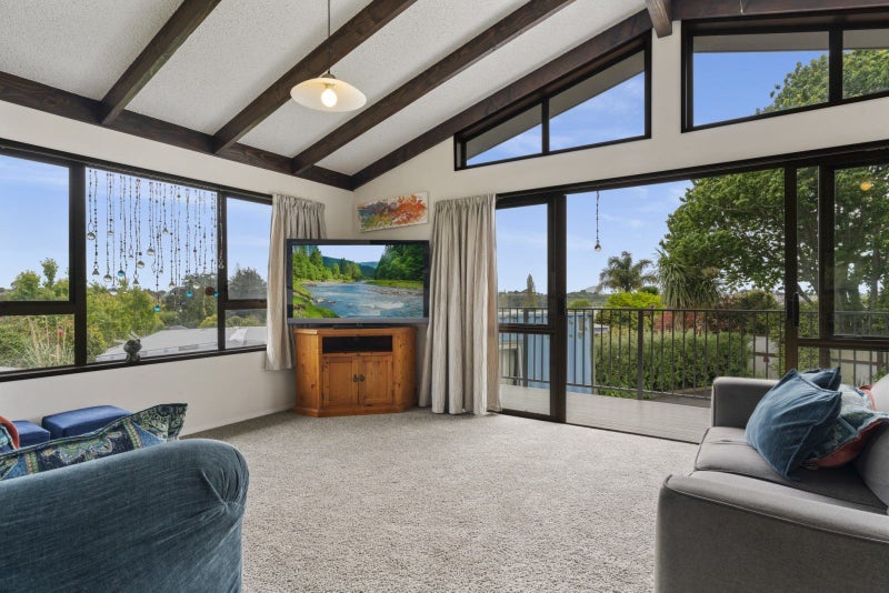 20 Victory Street, Welcome Bay, Tauranga - Carousel 2