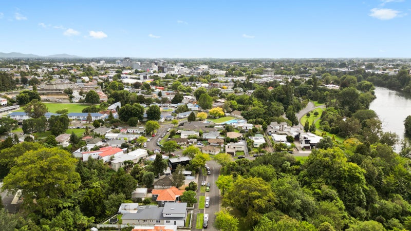 4 Valley Terrace, Hamilton Central, Hamilton - Carousel 34