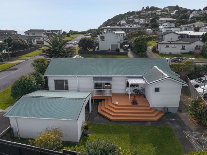 2 John Street, Titahi Bay, Porirua - Carousel 24