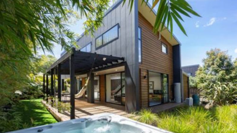 36 Shah Place, Glen Eden, Auckland - Carousel 1