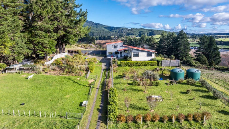1712 State Highway 2, Kaitoke, Upper Hutt - Carousel 1