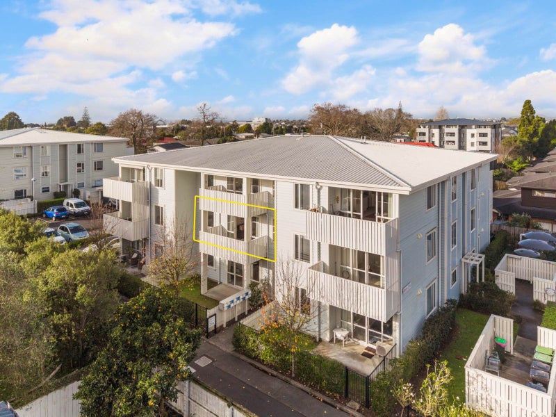 104/21A Swanson Road, Henderson, Waitakere City, Auckland - Carousel 1