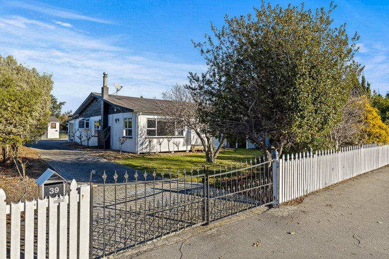 39 High Street, Renwick - Carousel 1