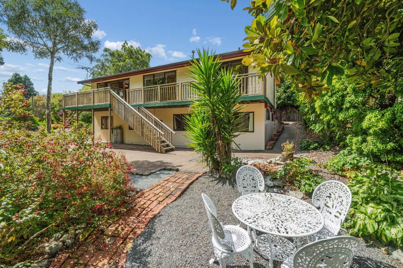 26 Avian Crescent, Blue Mountains, Upper Hutt - Carousel 1