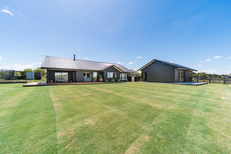 235E Watershed Road, Bunnythorpe, Palmerston North - Carousel 1