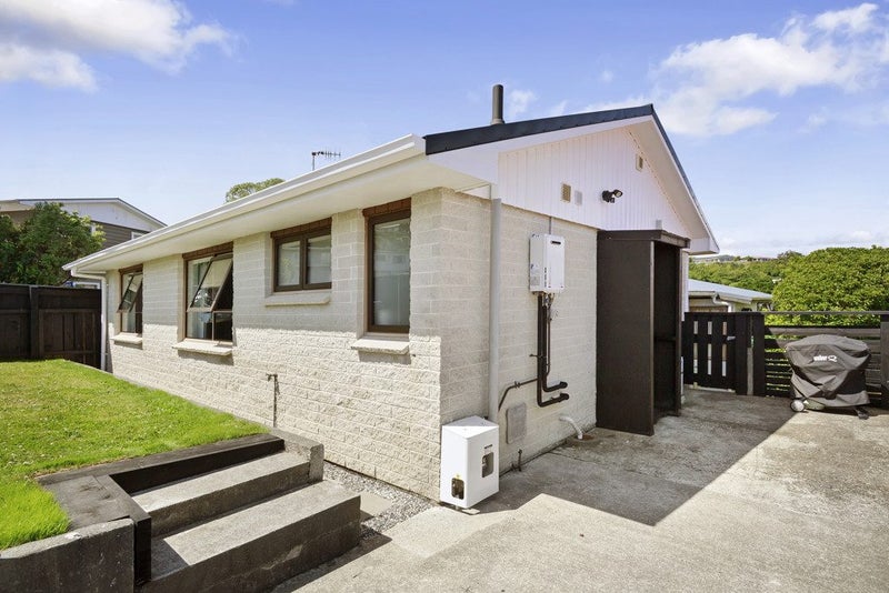 2A Laurel Grove, Maungaraki, Lower Hutt - Carousel 1