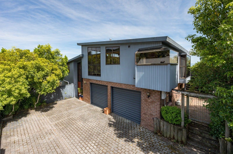 13 Farnham Drive, Richmond - Carousel 2