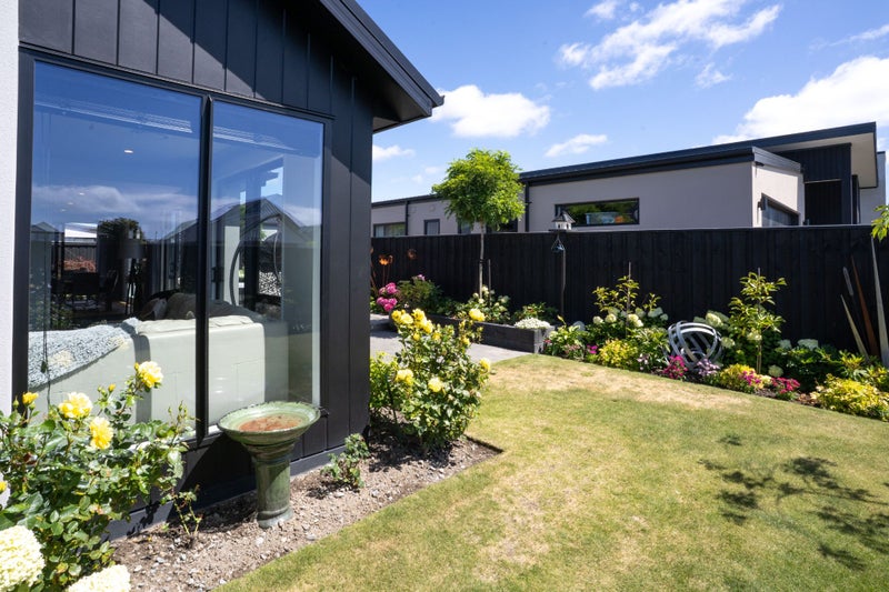 6 Perehia Mews, Marshland, Christchurch - Carousel 44