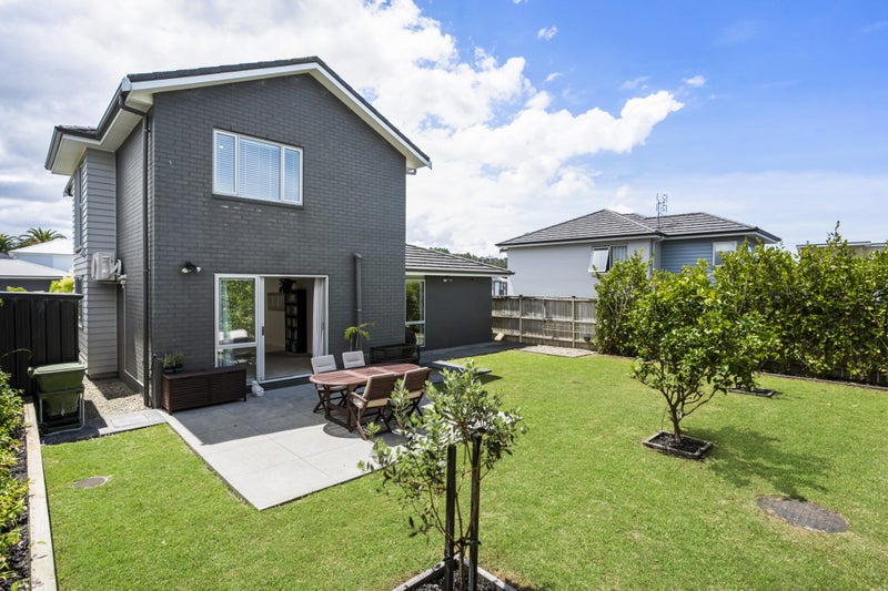 17 William Wallbank Crescent, Swanson, Auckland - Carousel 2