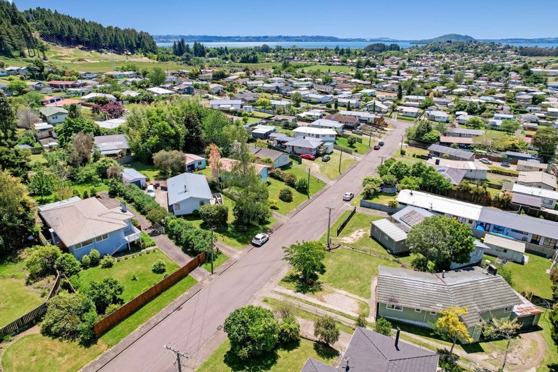 16A Robin Street, Selwyn Heights, Rotorua - Carousel 16