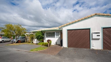 11C Shepherd Road, Waipahihi, Taupo - Carousel 1