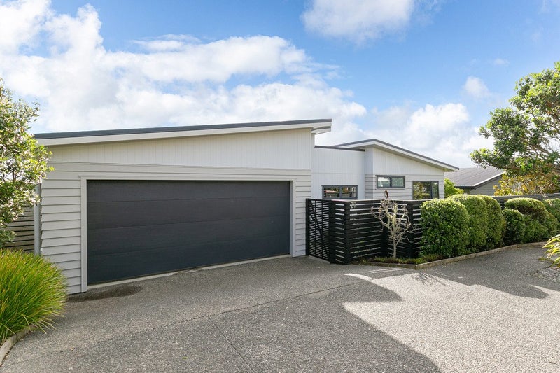 29 Lacebark Lane, Woodridge, Wellington - Carousel 1