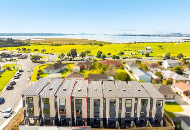 4/4 Toru Street, Te Atatu Peninsula, Waitakere City, Auckland - Carousel 23