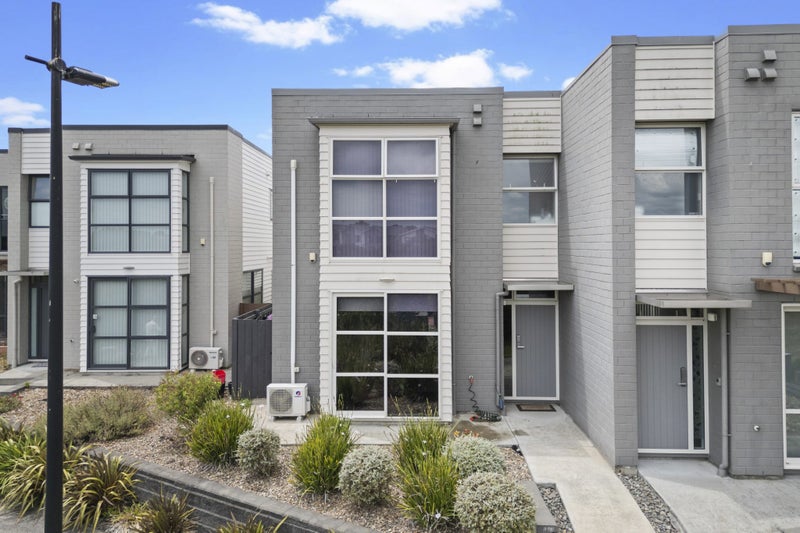 9 Taupinga Way, Takanini, Auckland - Carousel 1