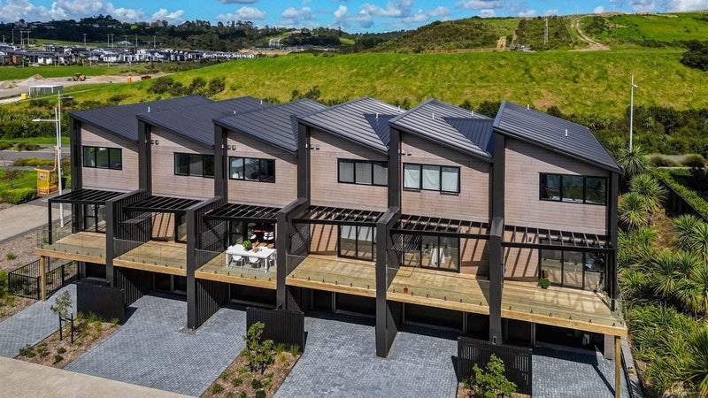 12D Tikati Rise, Long Bay, Auckland - Carousel 1