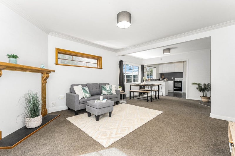 48 Stokes Valley Road, Stokes Valley, Lower Hutt - Carousel 2