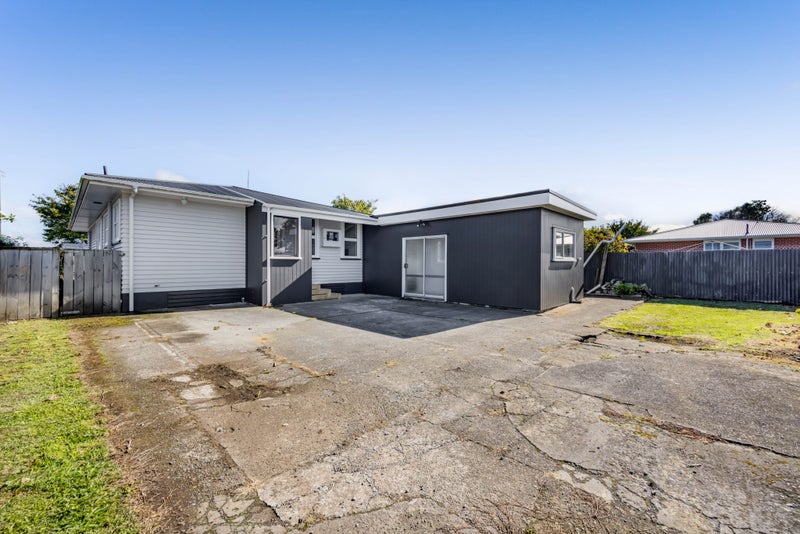 41 Camberwell Road, Hawera - Carousel 2