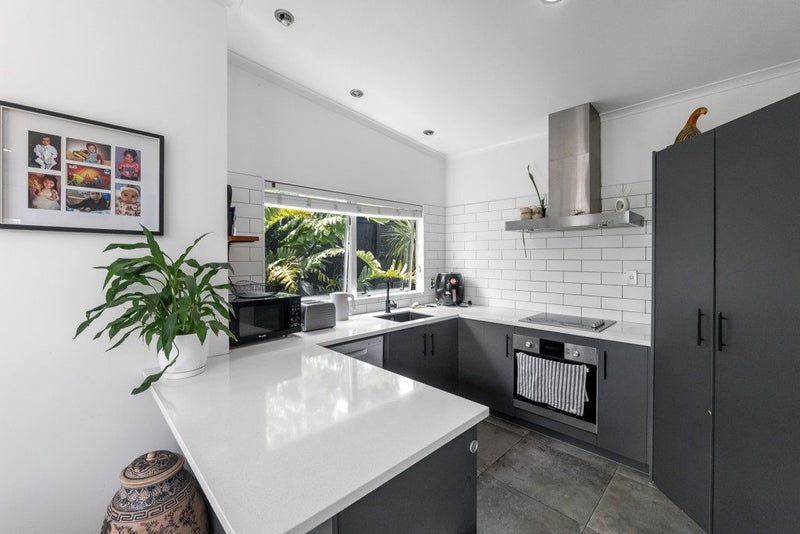 290B Oceanbeach Road, Mount Maunganui, Mount Maunganui - Carousel 2