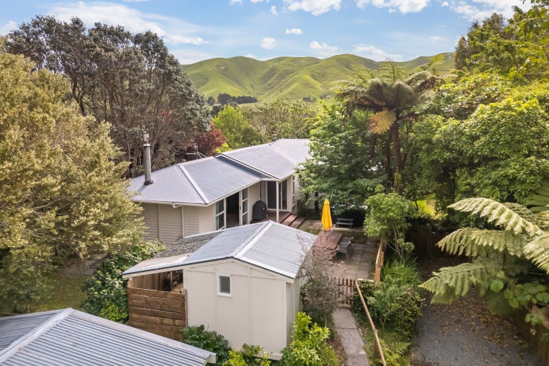 18 Elizabeth Street, Pukerua Bay, Porirua - Carousel 1