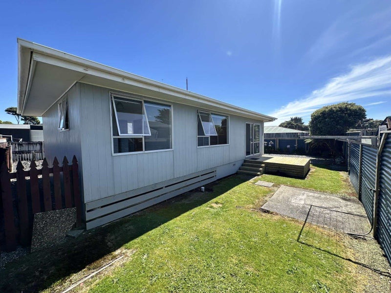 15 Richards Drive, Hokitika - Carousel 1
