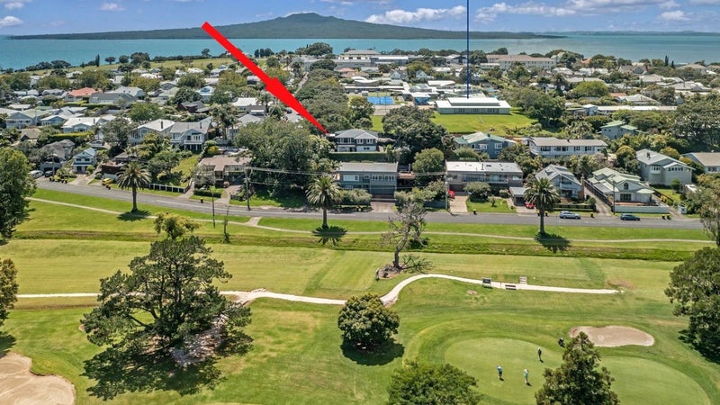 6 Morrison Avenue, Narrow Neck, Auckland - Carousel 1