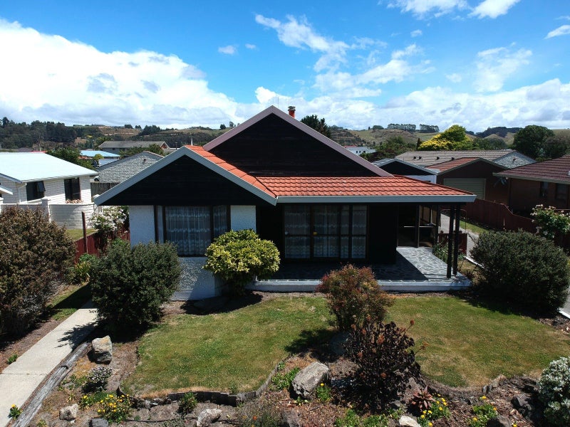 8 Girvan Street, Oamaru North, Oamaru - Carousel 1