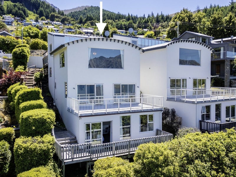 3B Strawberry Lane, Fernhill, Queenstown - Carousel 1