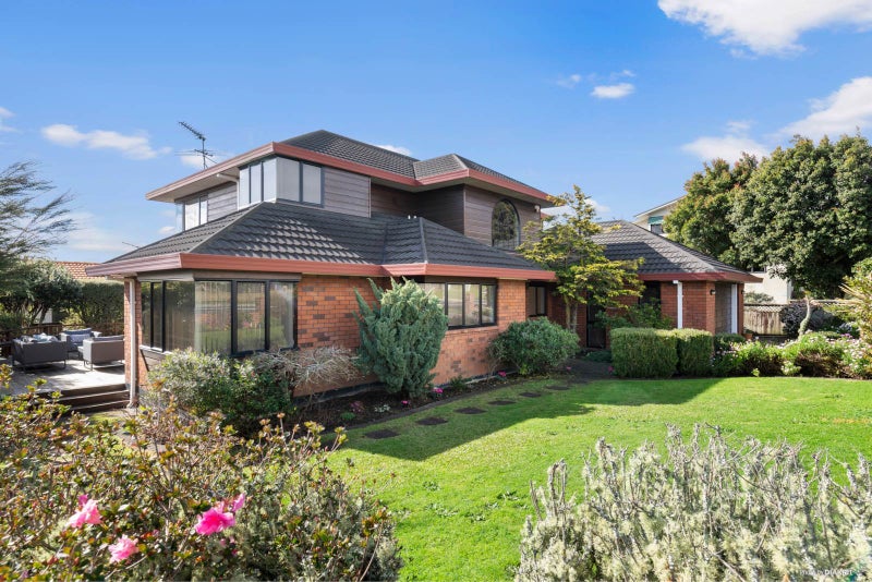 218 Whitford Road, Shamrock Park, Auckland - Carousel 2