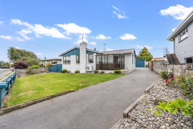 52 Edinburgh Crescent, Waikiwi, Invercargill - Carousel 1