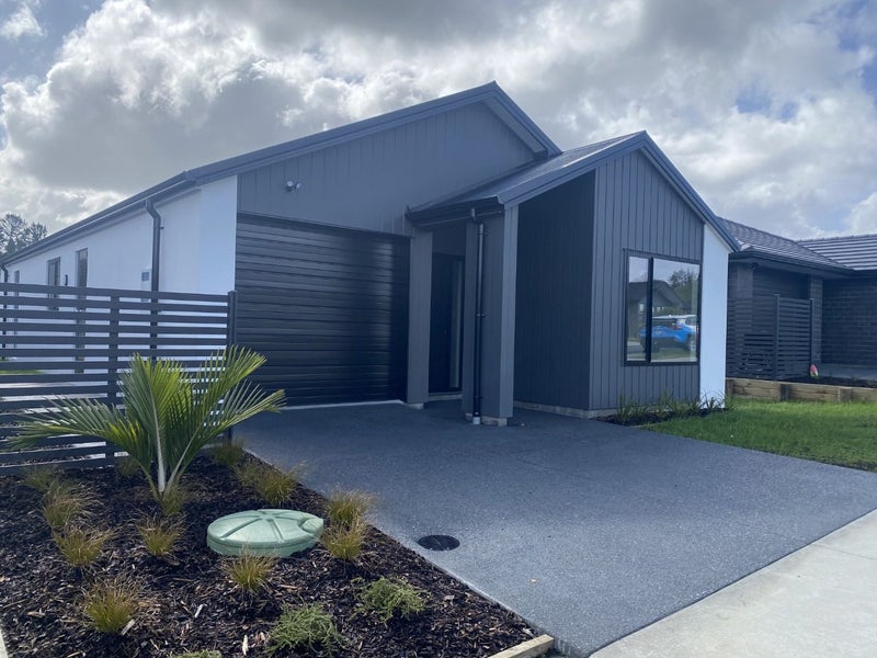 97 Glenbervie Drive, GLENBERVIE - Carousel 1