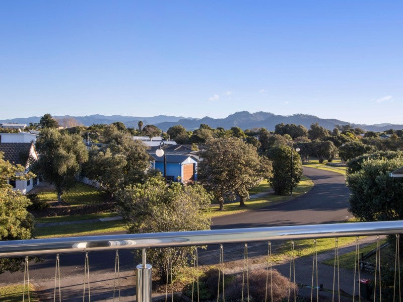 9 Bowentown Boulevard, Bowentown, Waihi Beach - Carousel 26