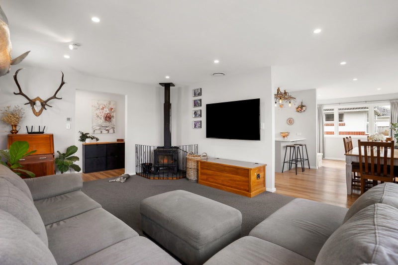 89 Fraser Crescent, Elderslea, Upper Hutt - Carousel 2