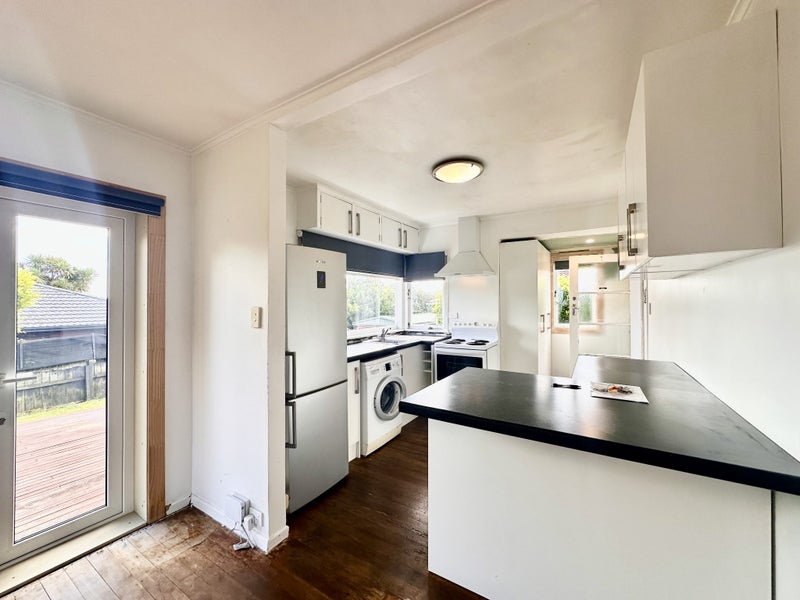 3/63 Rimu Street, New Lynn, Auckland - Carousel 2