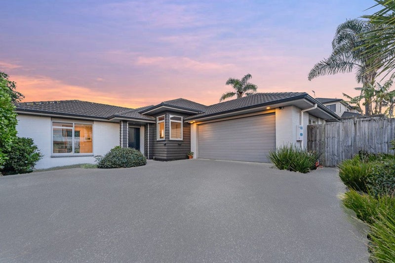 19 Savina Court, Flat Bush, Auckland - Carousel 1